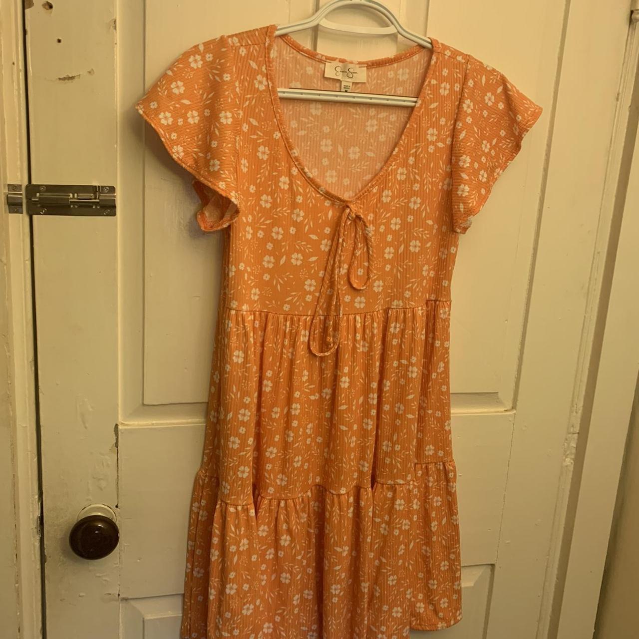 Cute orange dress for the summer never worn size M - Depop