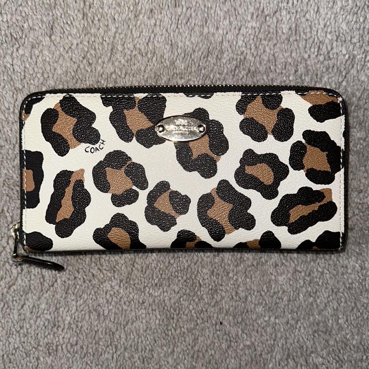 Coach Accordion Zip 2024 Wallet With Leopard Print