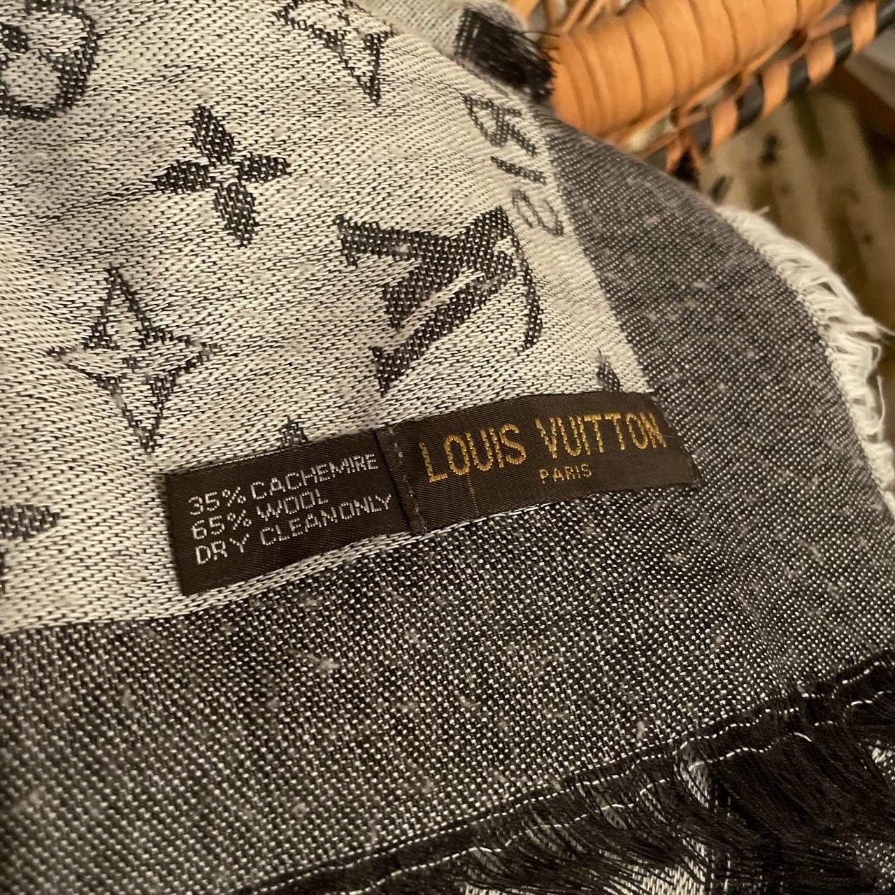 Louis Vuitton 100% Cashmere Scarf 100% - Depop