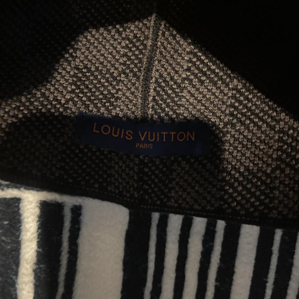 LV scarf and beanie set - Depop