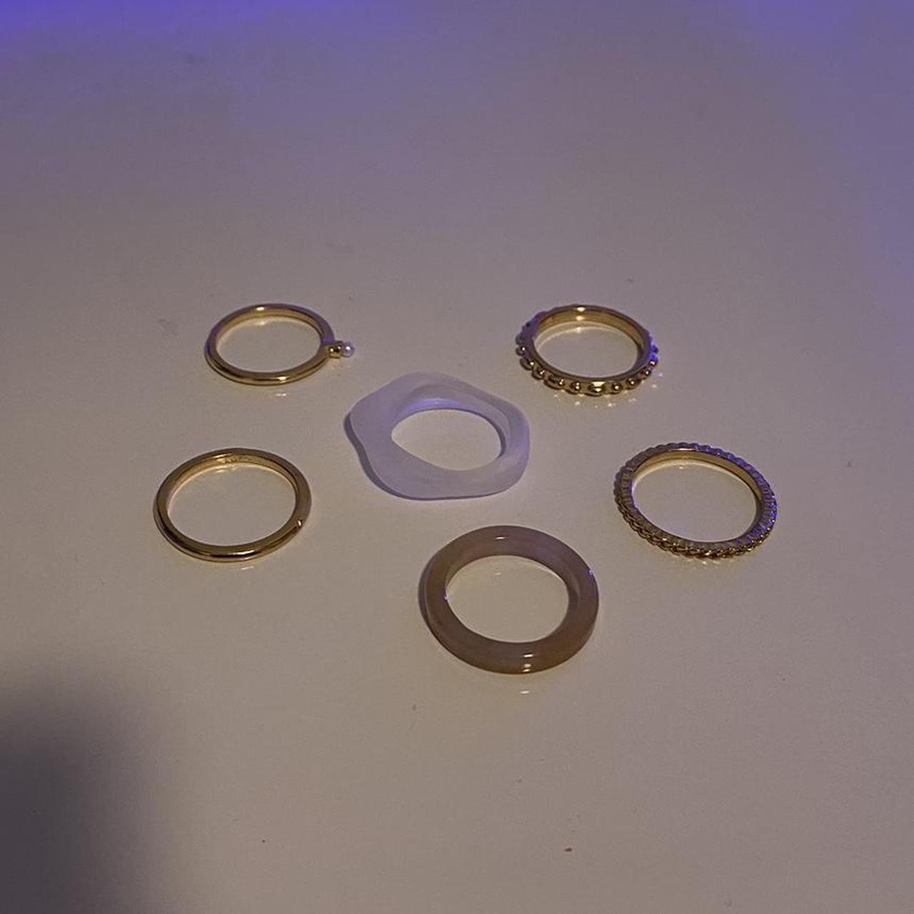 6 pack rings ! 💍 4 fake gold rings , 2 funky plastic... - Depop