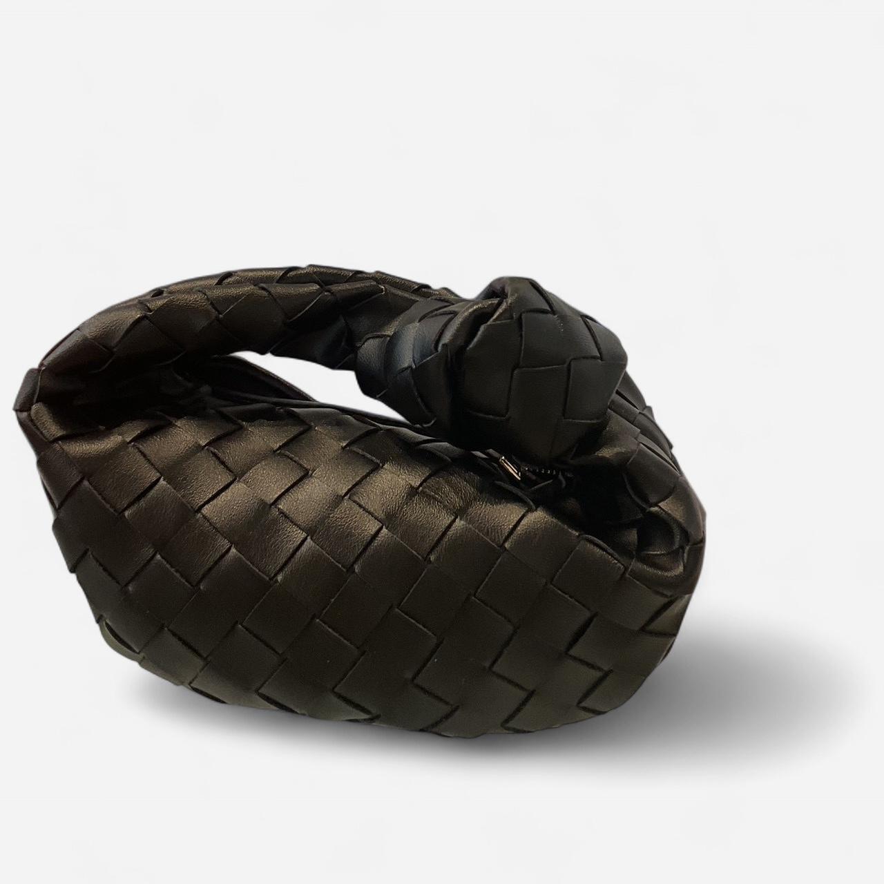 item listed by allureshowroom