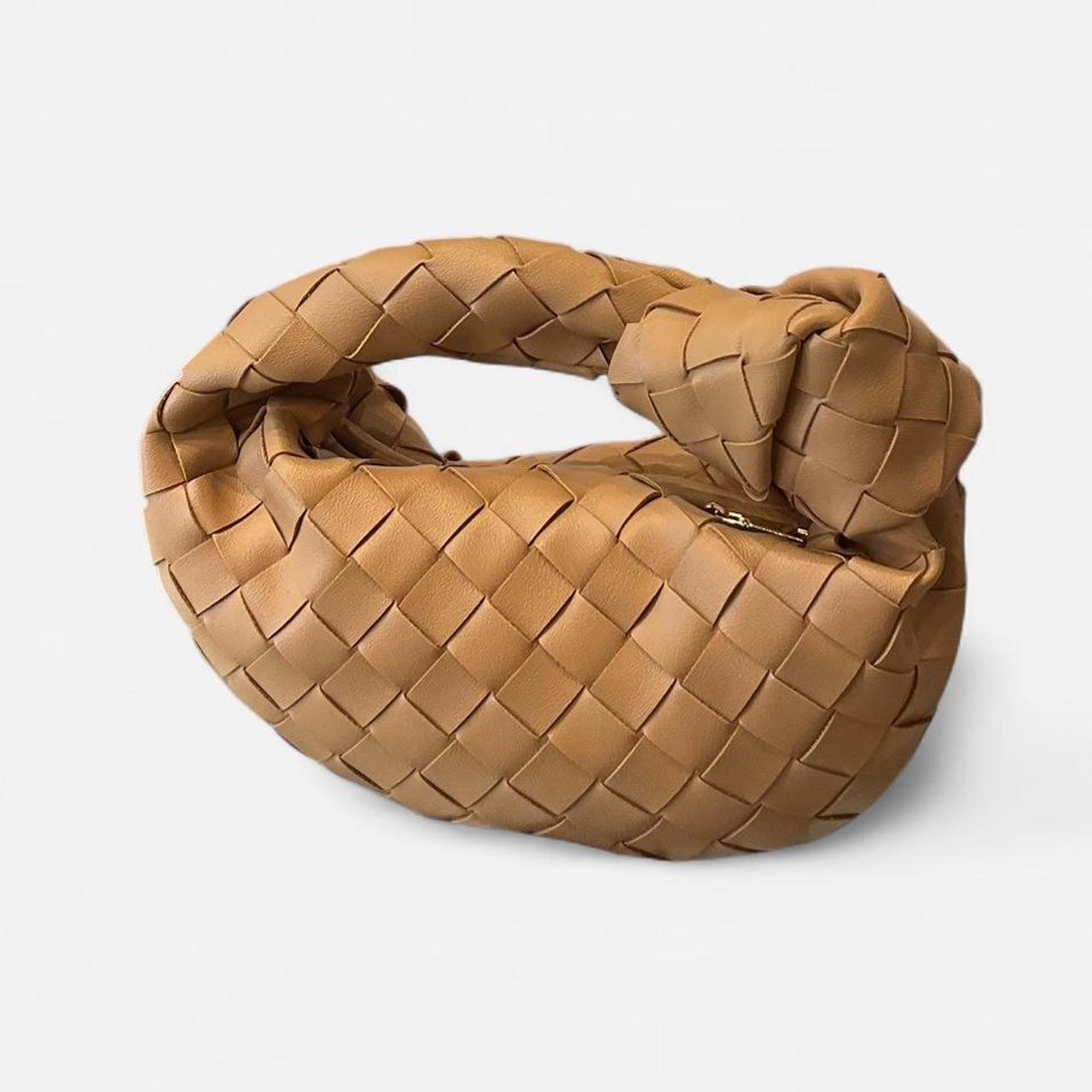 item listed by allureshowroom