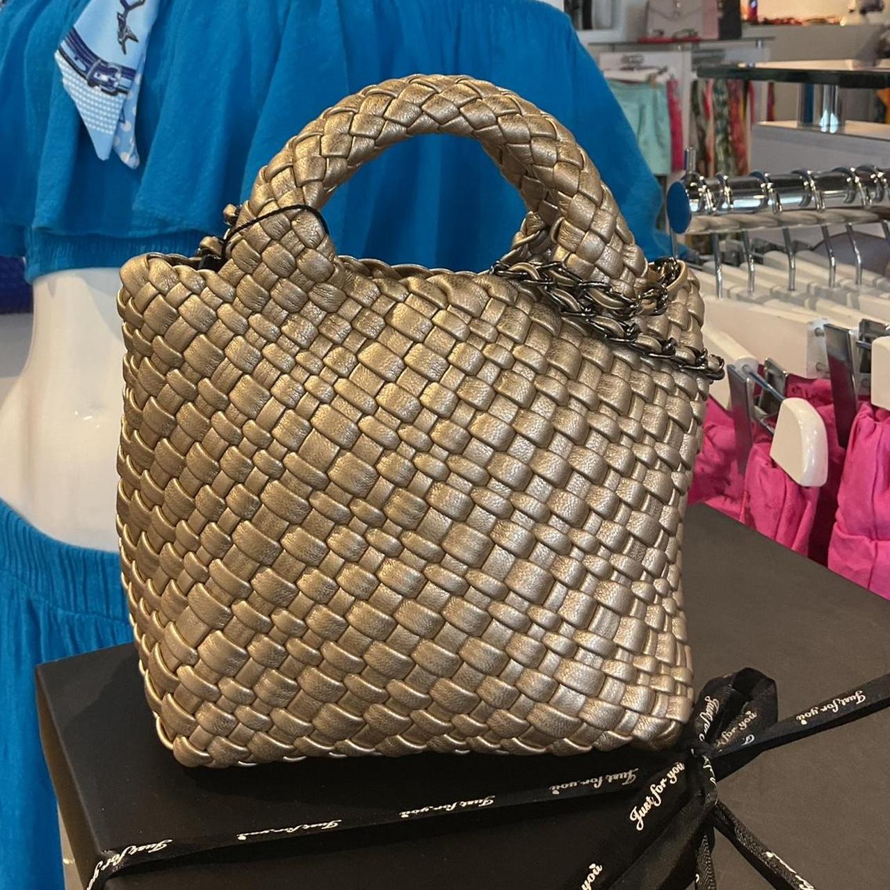 item listed by allureshowroom