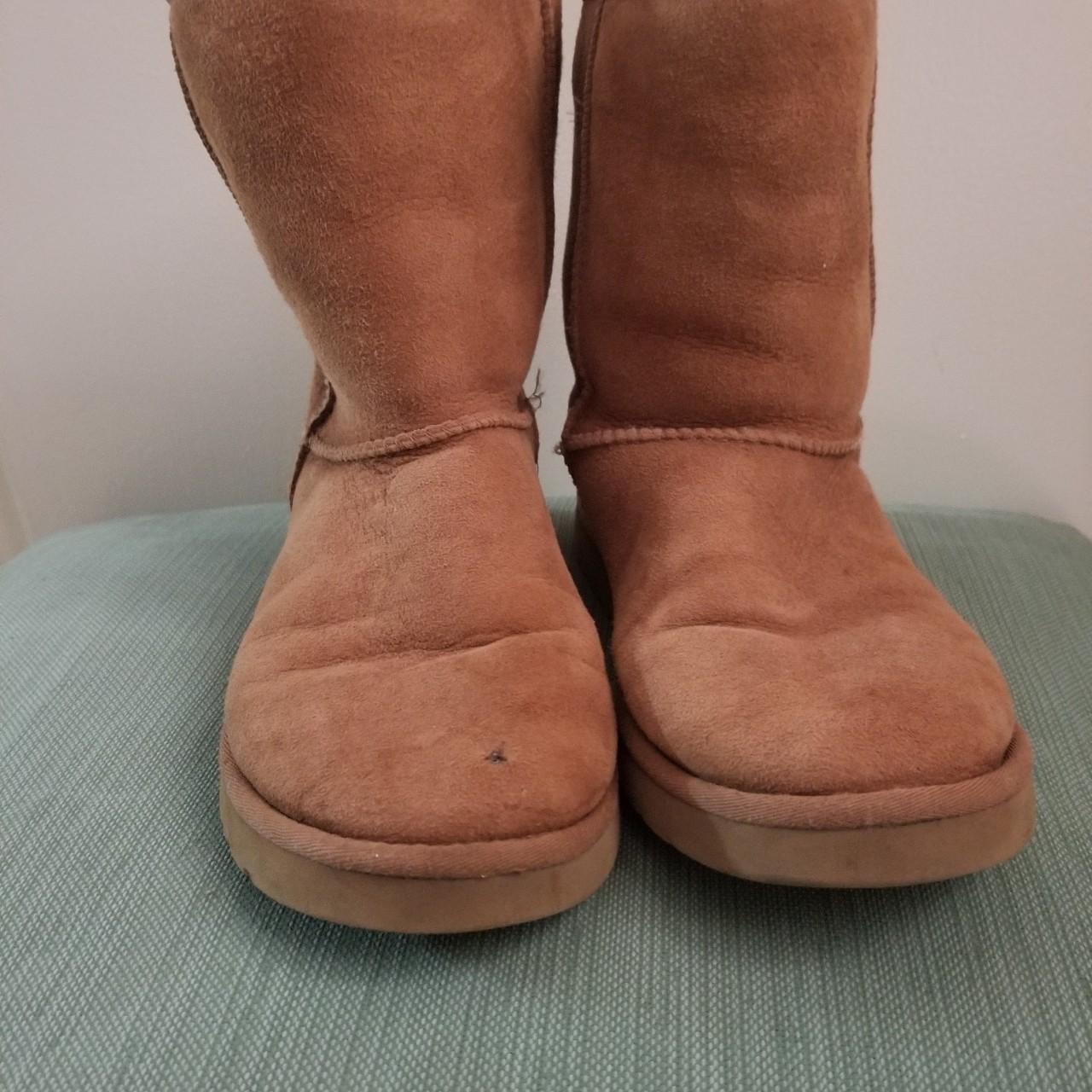 Size w7 deals ugg boots