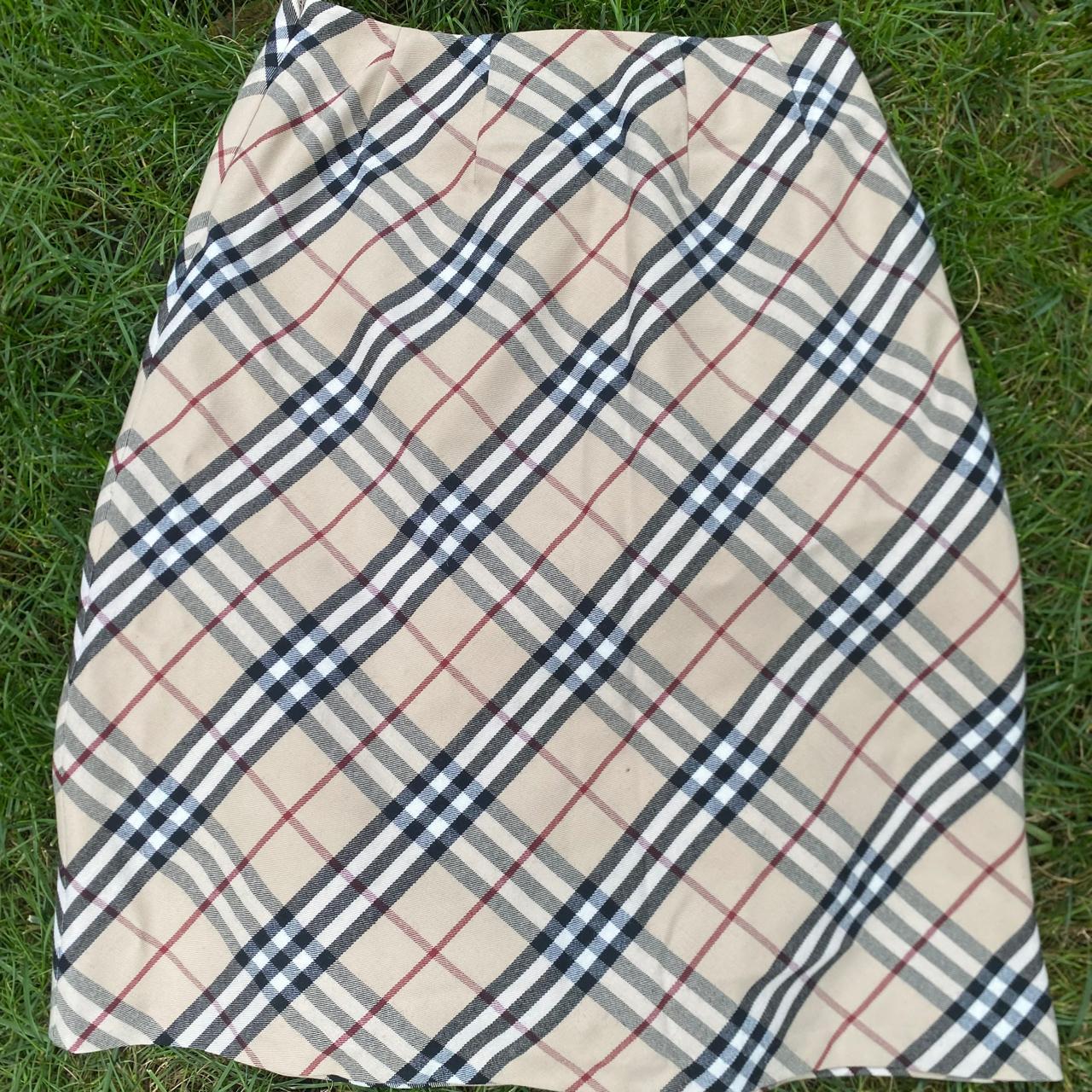 Burberry London Women's US Size 8 Burberry Check... Depop