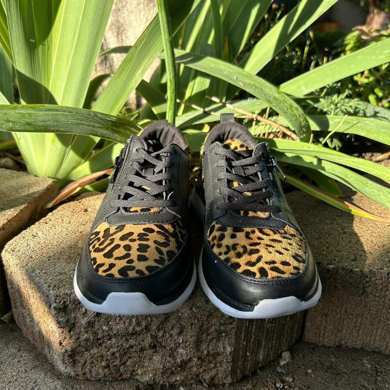 Leopard print fashion vionic