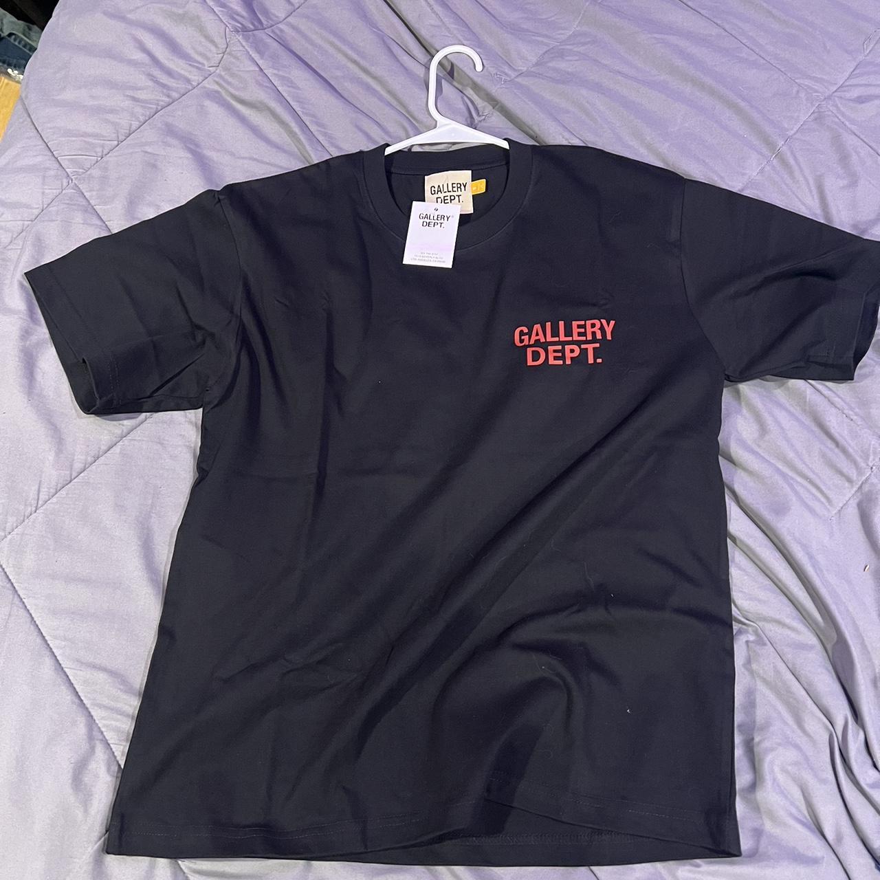 Men’s gallery dept basic tee Size small with slight... - Depop
