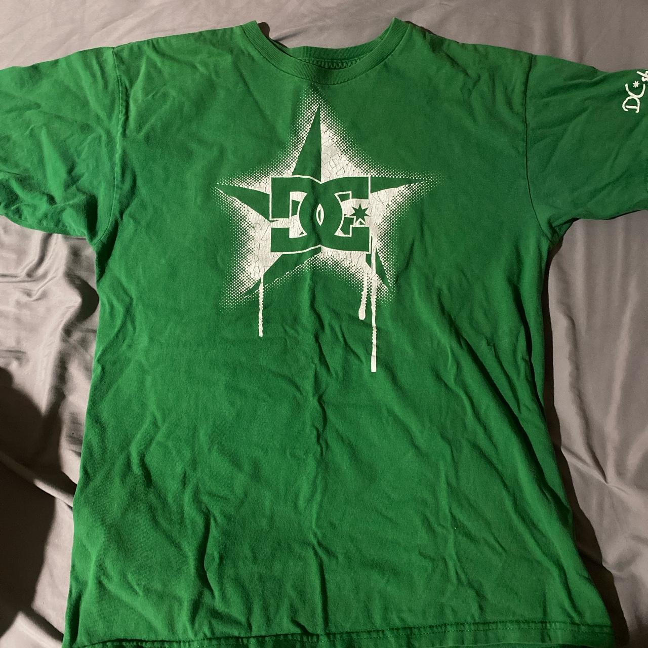 Vintage DC shoes tee size medium perfect