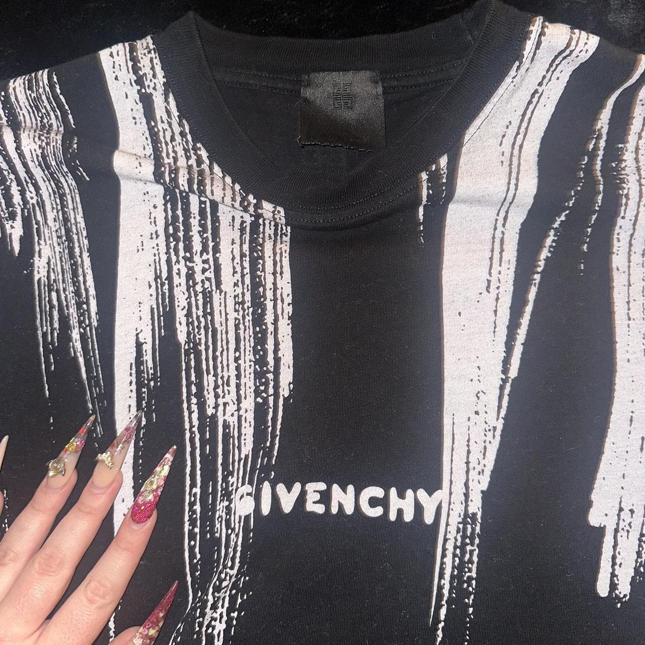 Fake vs Real Givenchy T shirt / How to spot fake Givenchy T shirt 