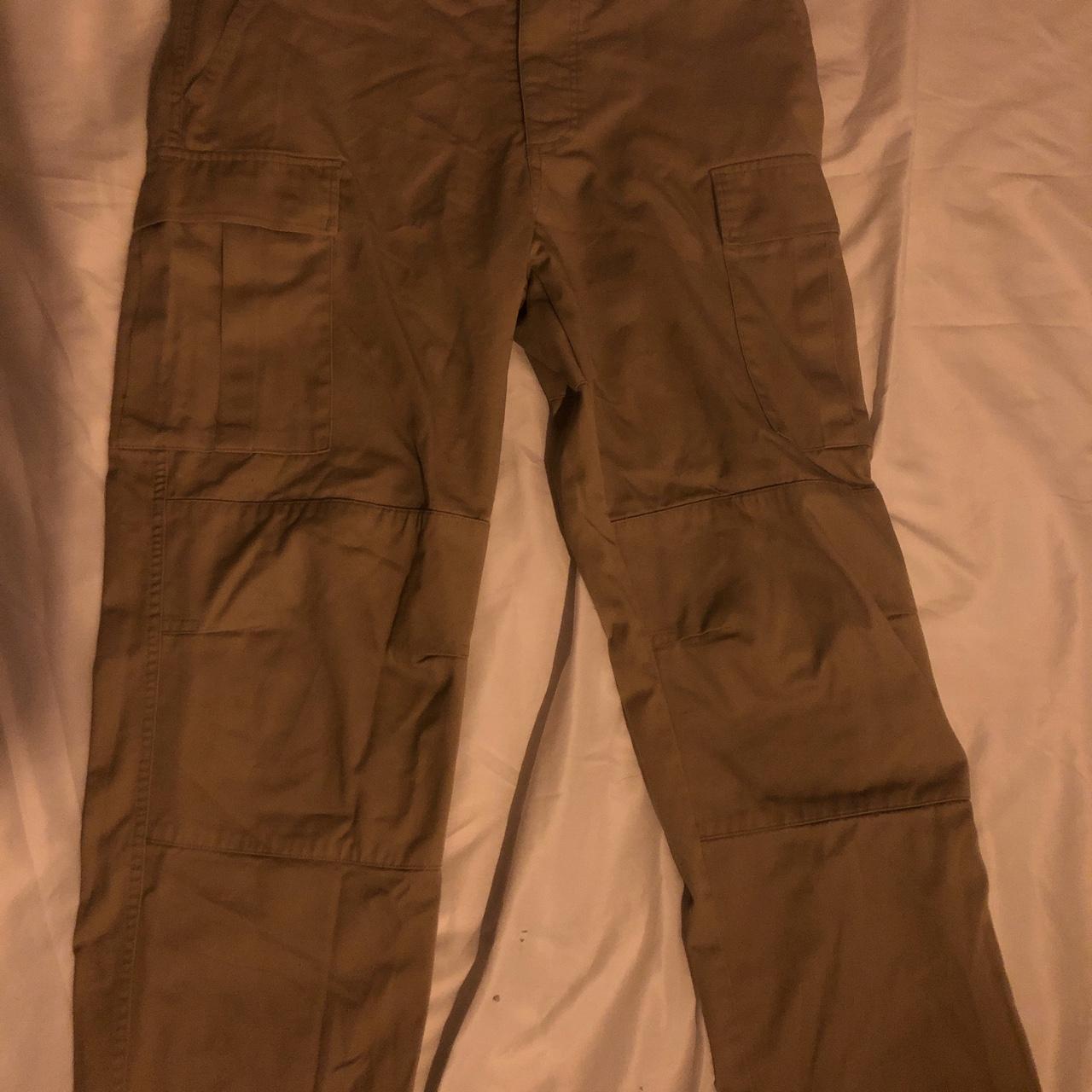Empyre beige cargo pants ⚠️FIRST BUTTON MISSING!⚠️ Depop