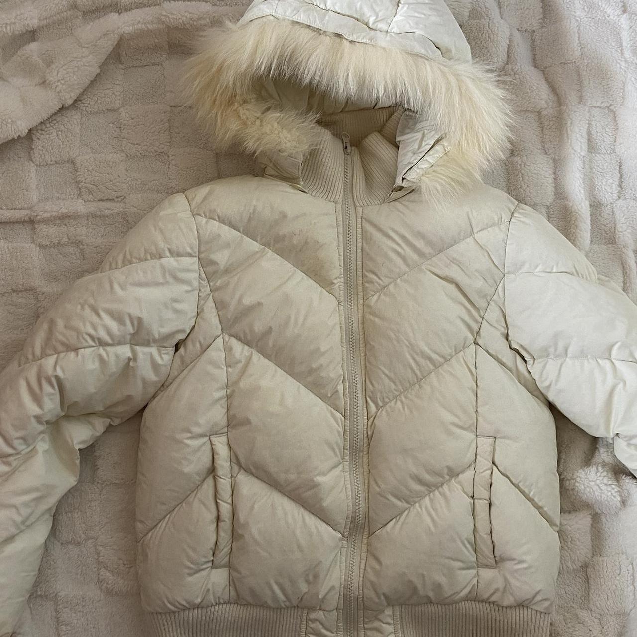 White puffer jacket with fur hood y2k Depop