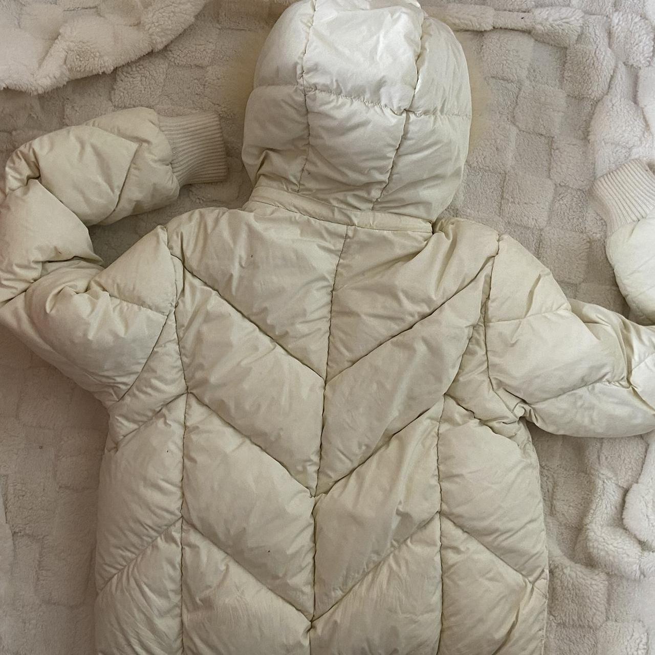 White puffer jacket with fur hood y2k Depop