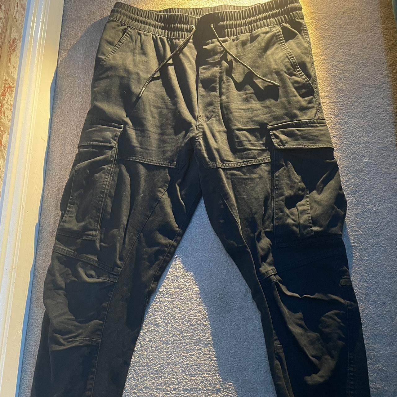 H$m size extra small black cargo joggers good... - Depop