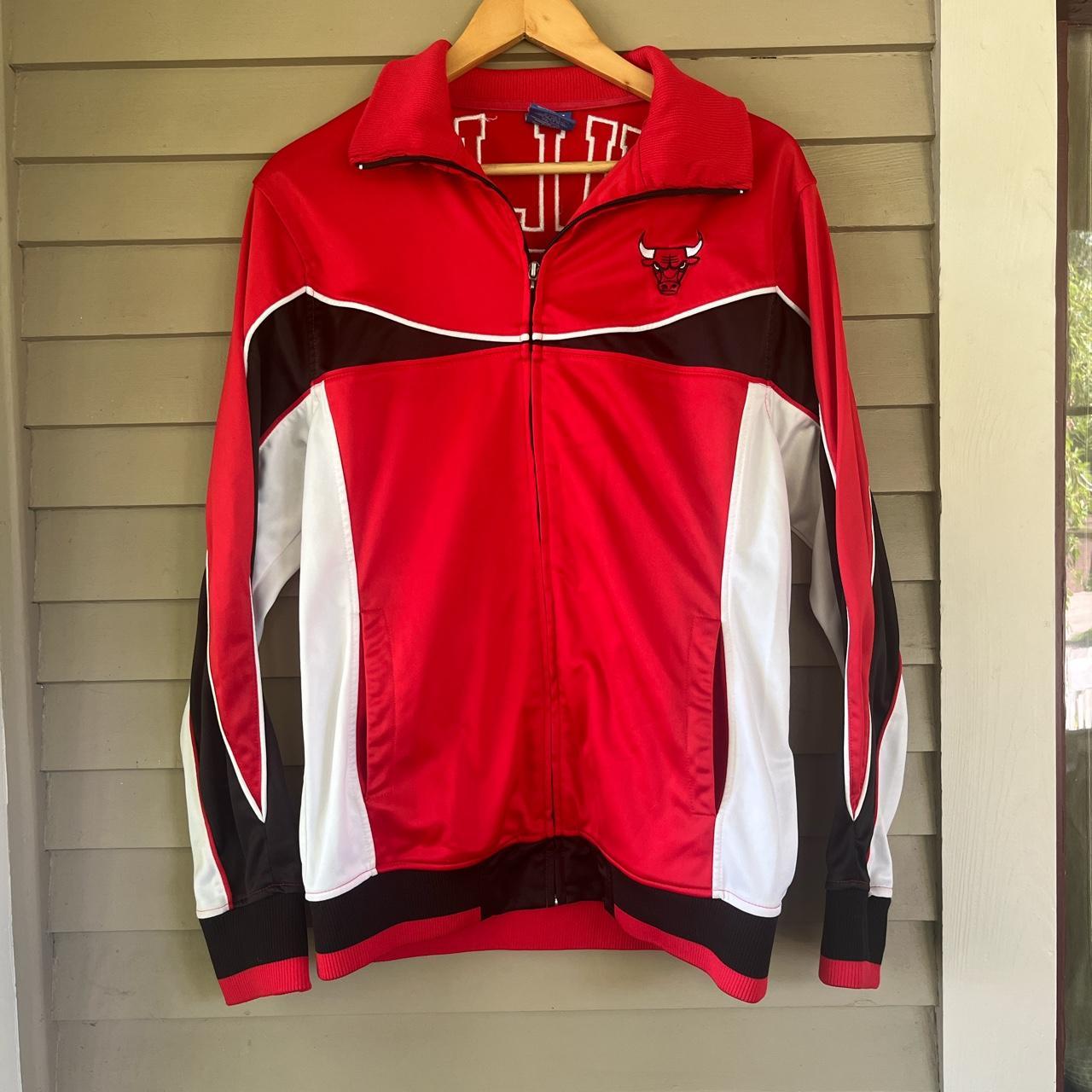 UNK blue label NBA Bulls Track Jacket, Size M, Pit to...