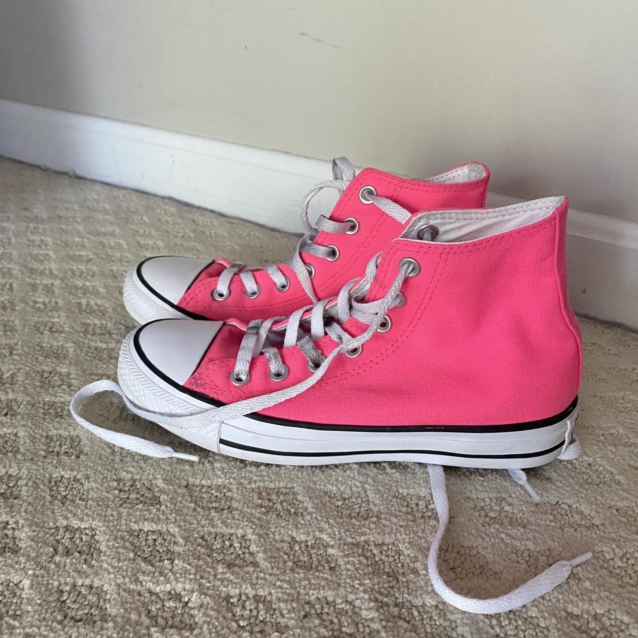 Ladies pink converse size 7 hotsell