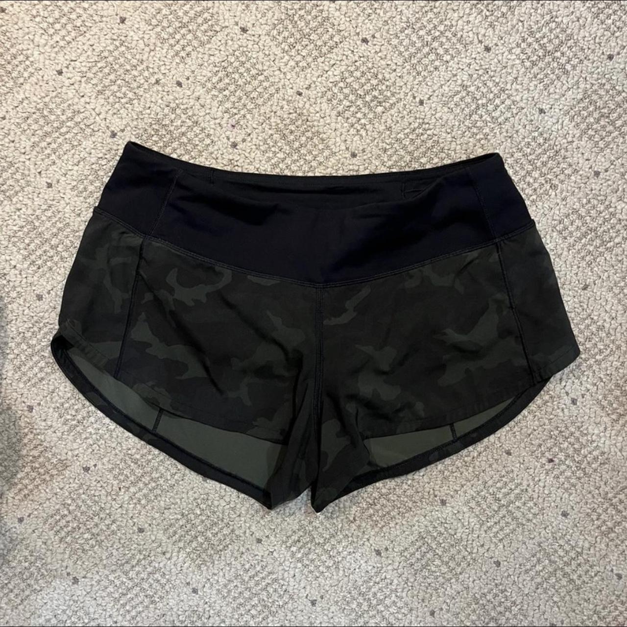 Lululemon speed up 2.5” shorts Dark green - Depop