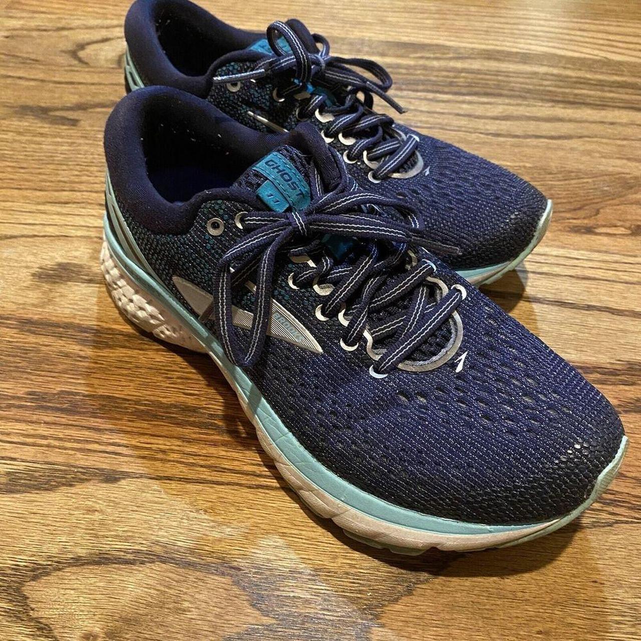 Brooks Ghost 11 Women s Size 7.5 B Medium Running