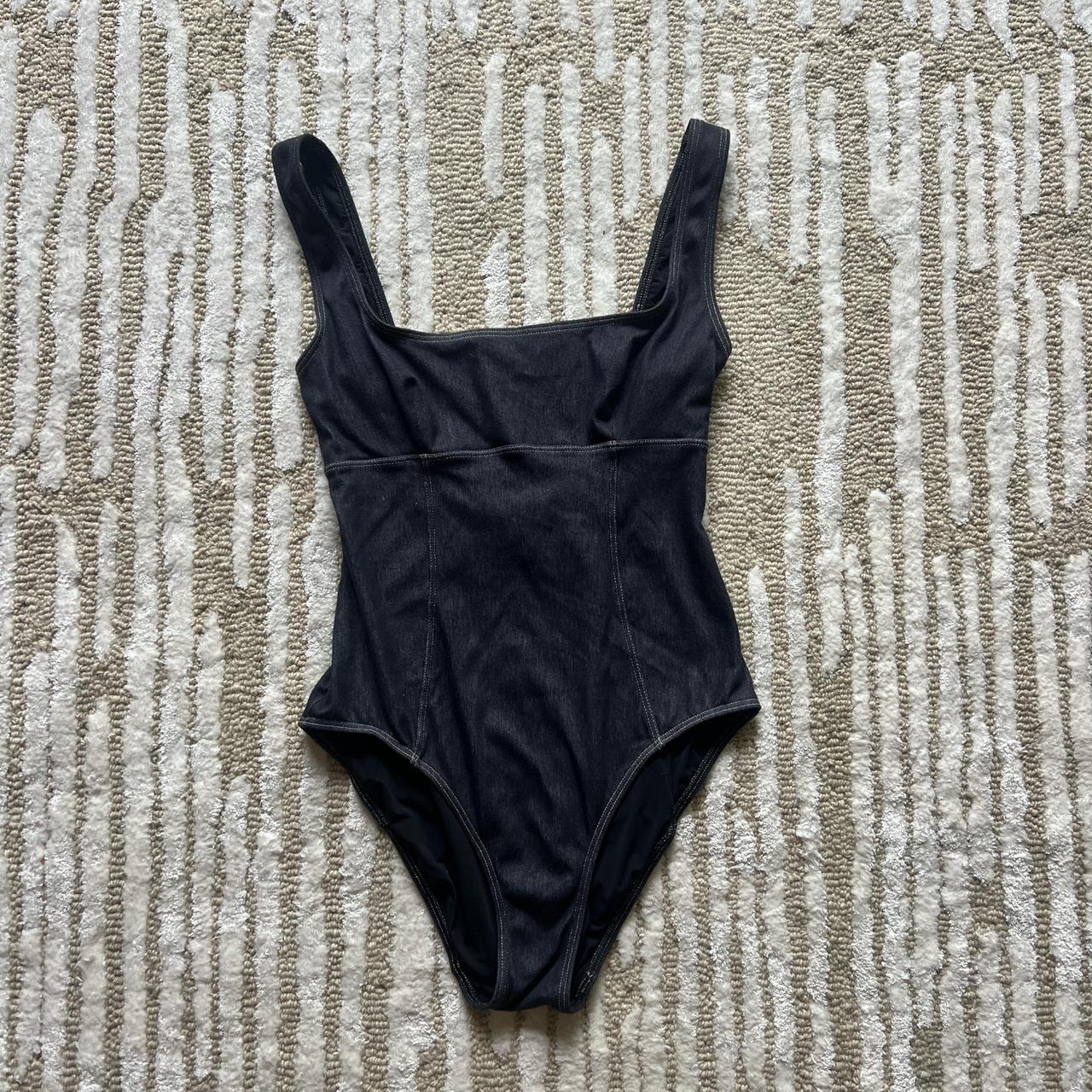 item listed by abeeezi