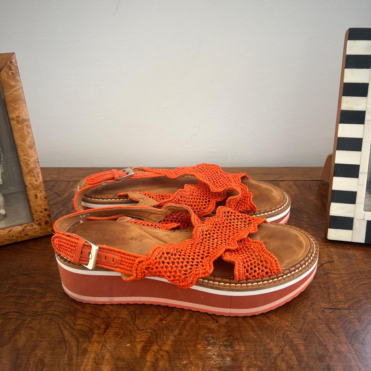 item listed by abeeezi