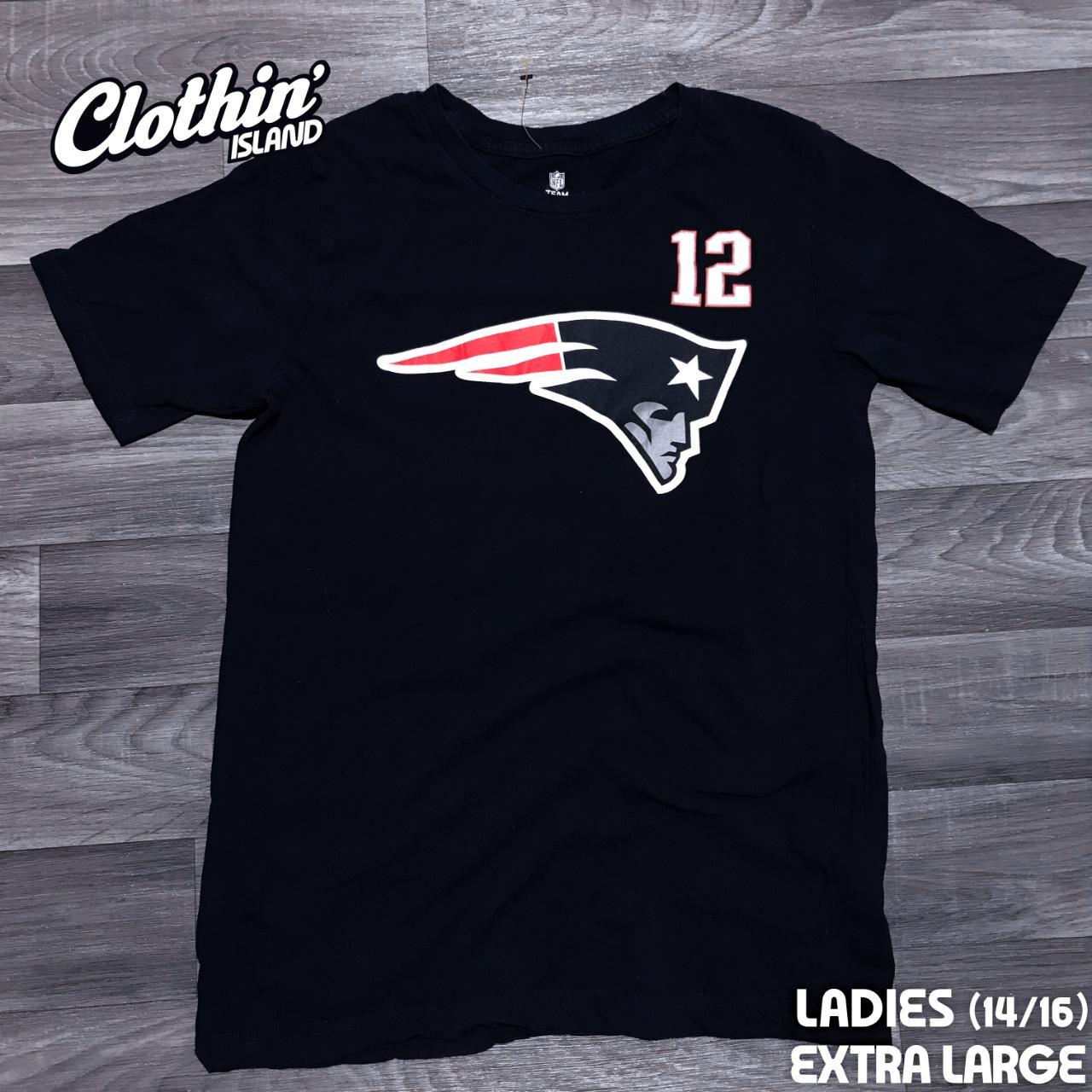 New England Patriots Essential Logo NFL T-Shirt –