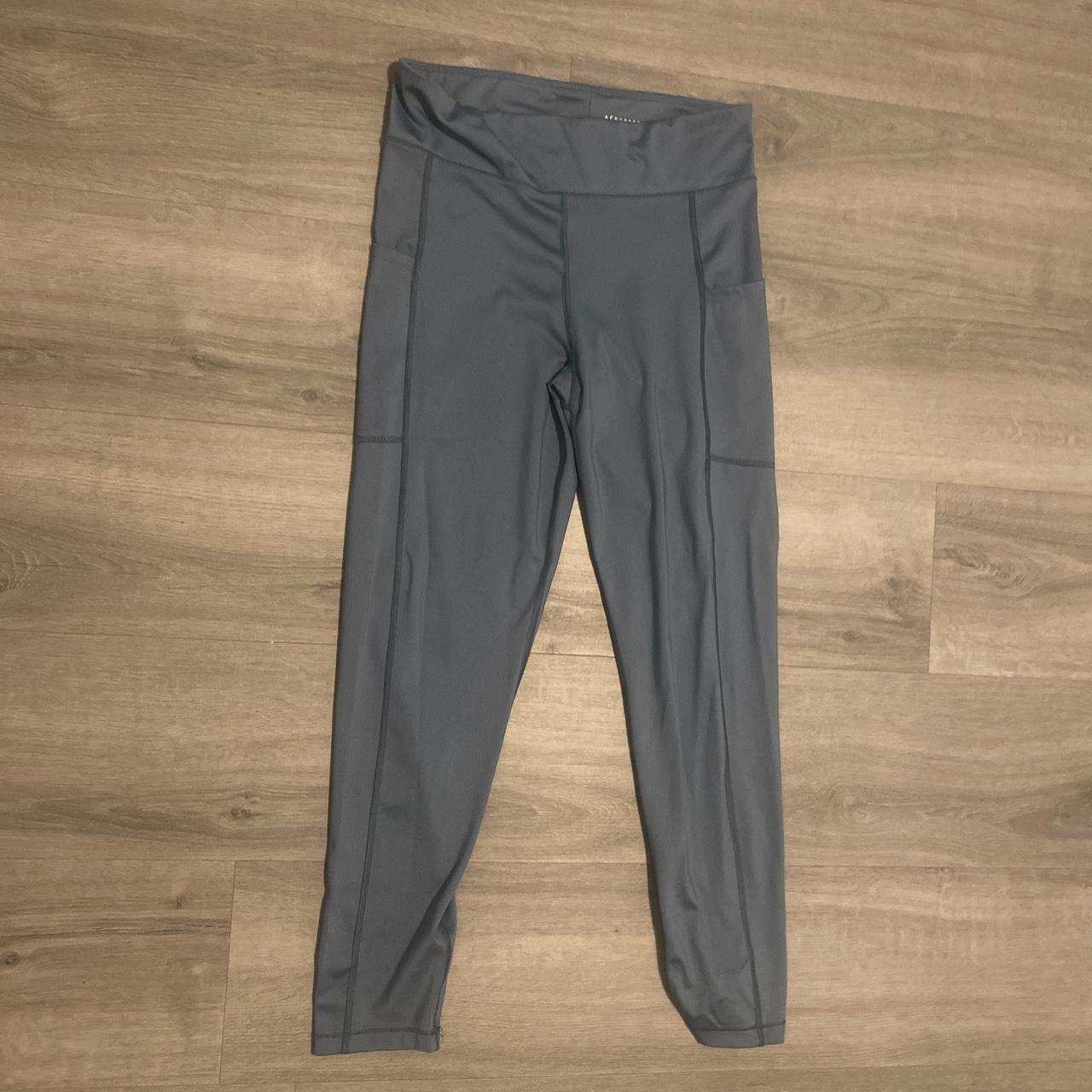 aeropostale leggings with pockets size s - Depop