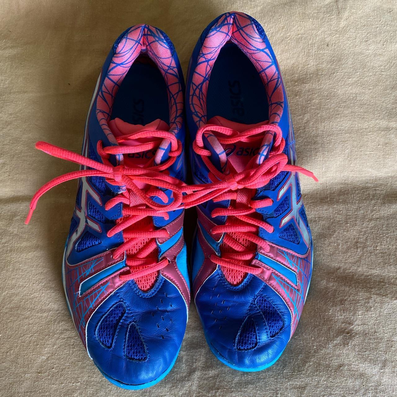 ASICS Gel Netburner Super 5 netball runners. Size