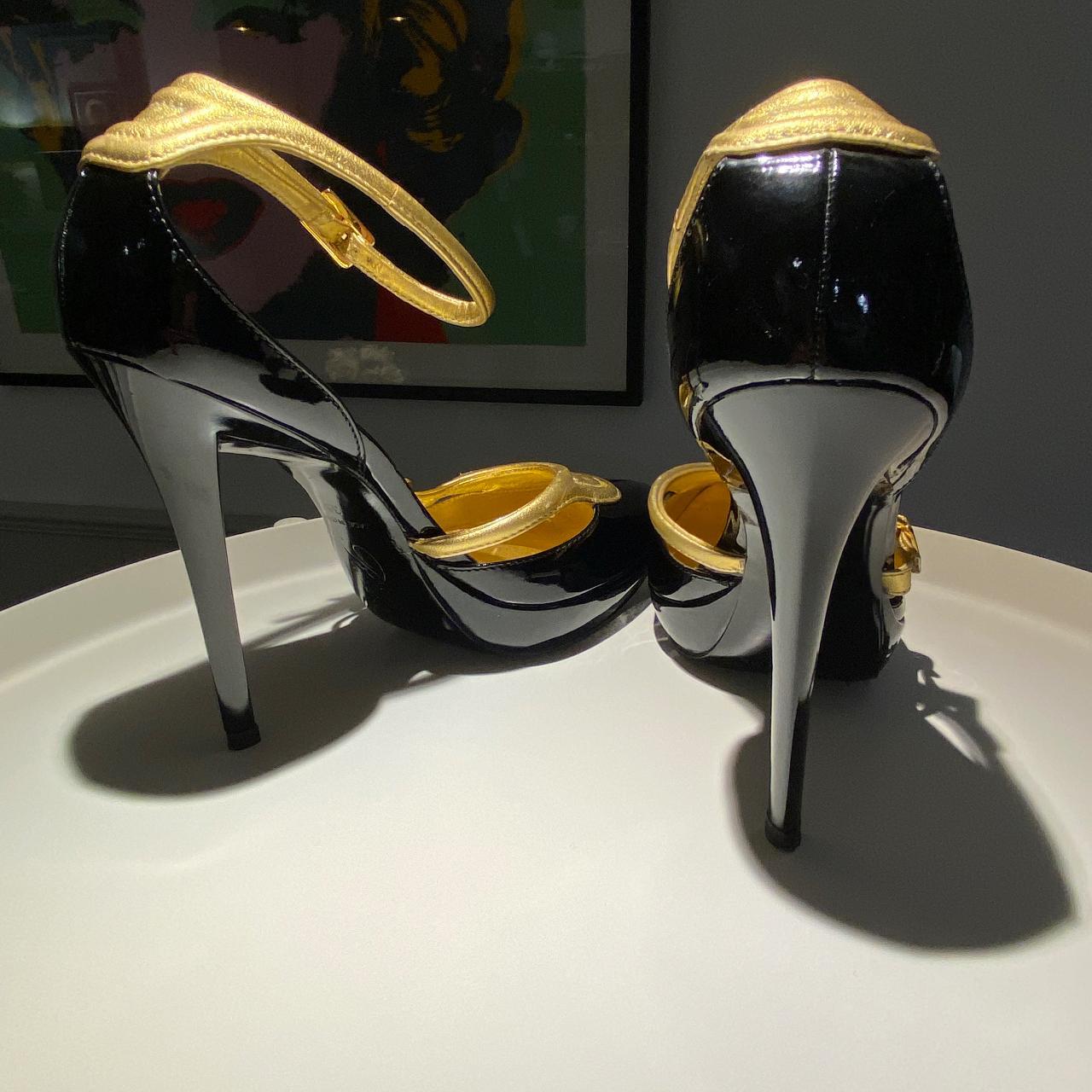 roger vivier black heels