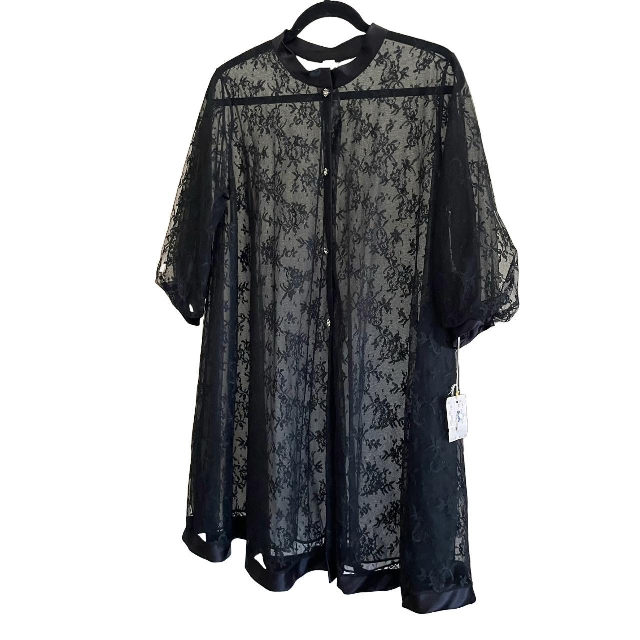 Elegant Vintage Flowy Lace Peignor Gown by Leonora... - Depop