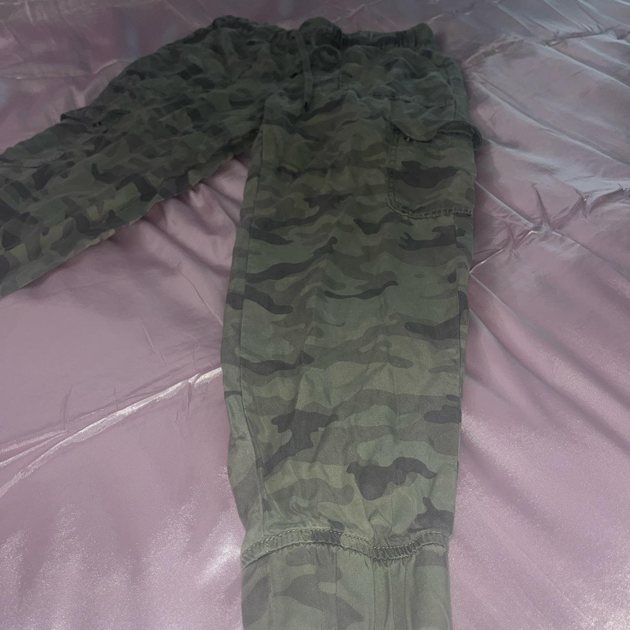 american eagle camo cargo pants Depop