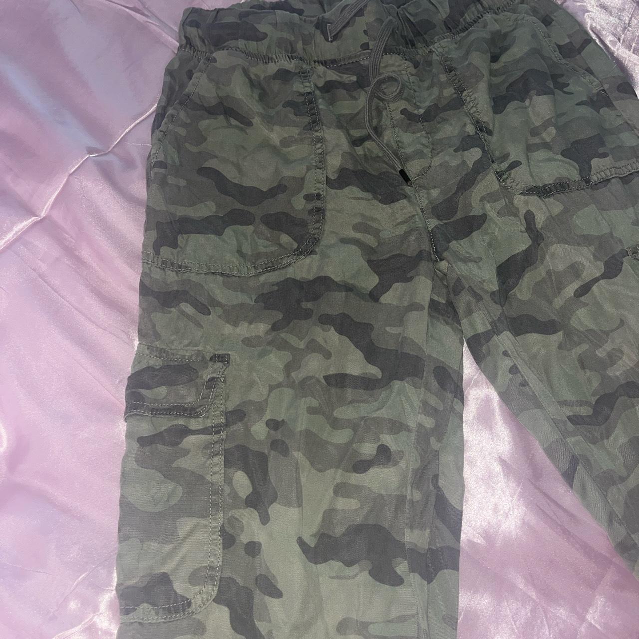 american eagle camo cargo pants Depop
