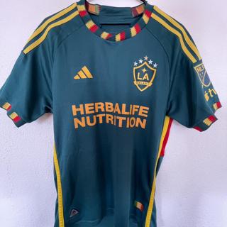 Vintage 90's Los Angeles Galaxy Soccer jersey! It's - Depop