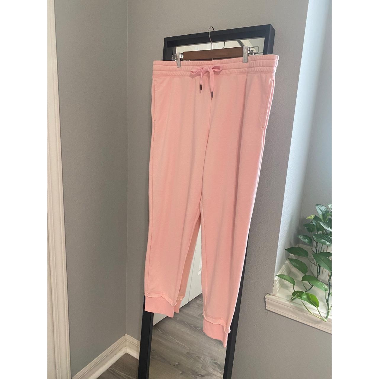 SECRET TREASURES SWEATPANTS SIZE: Small - Depop