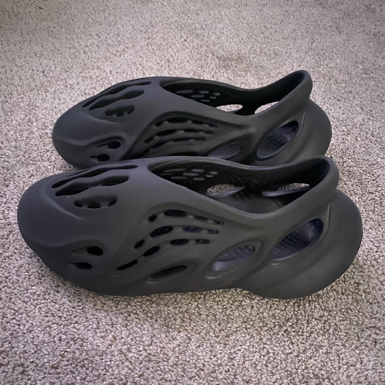 yeezy clogs price