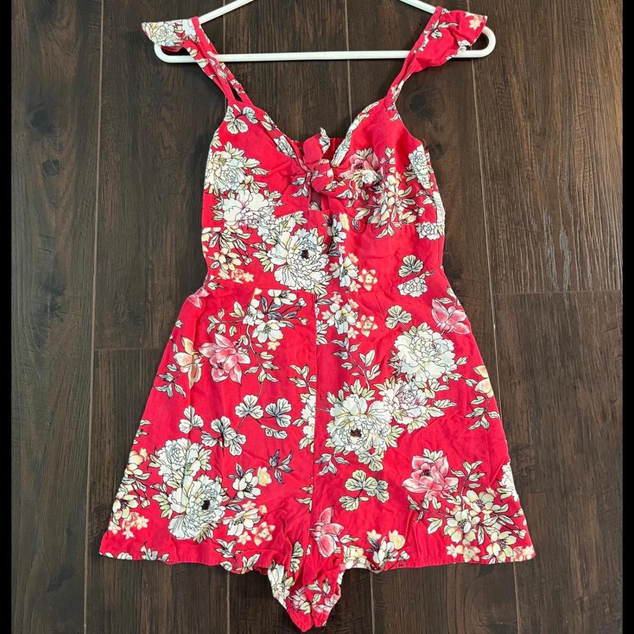 Small vintage Charlotte Russe red floral