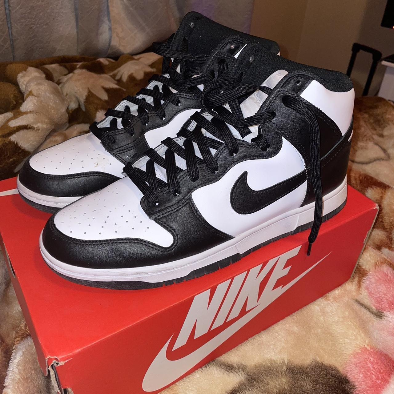 low top dunks black and white