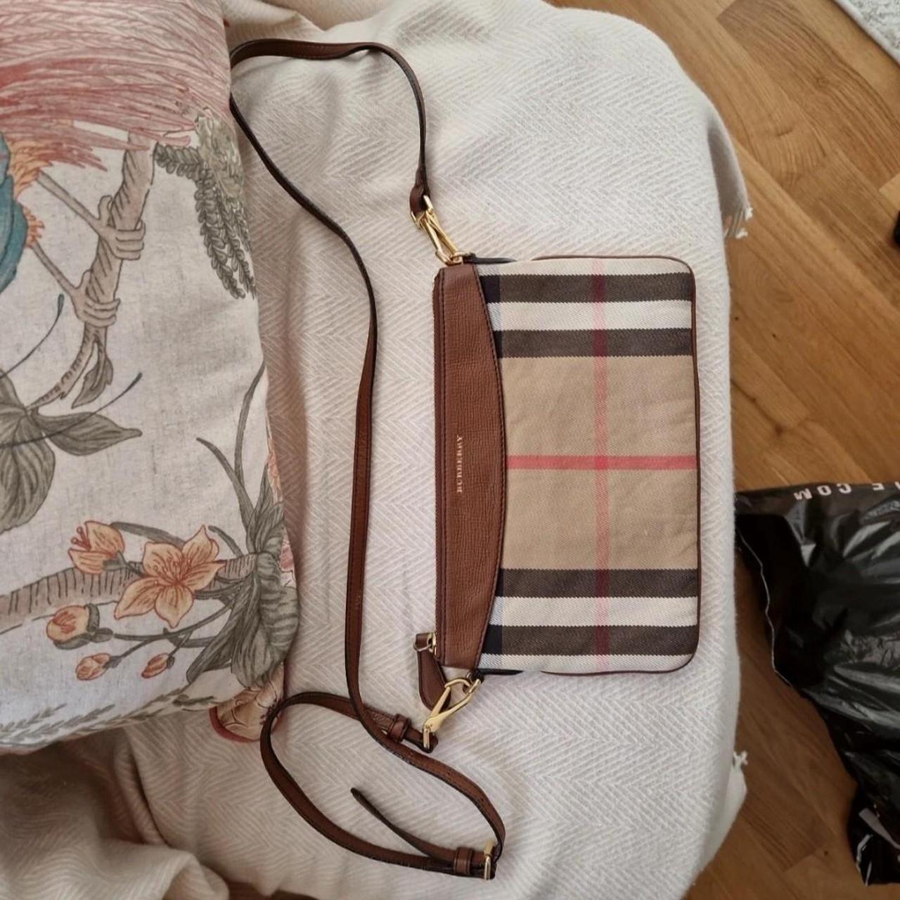 Burberry peyton crossbody on sale bag