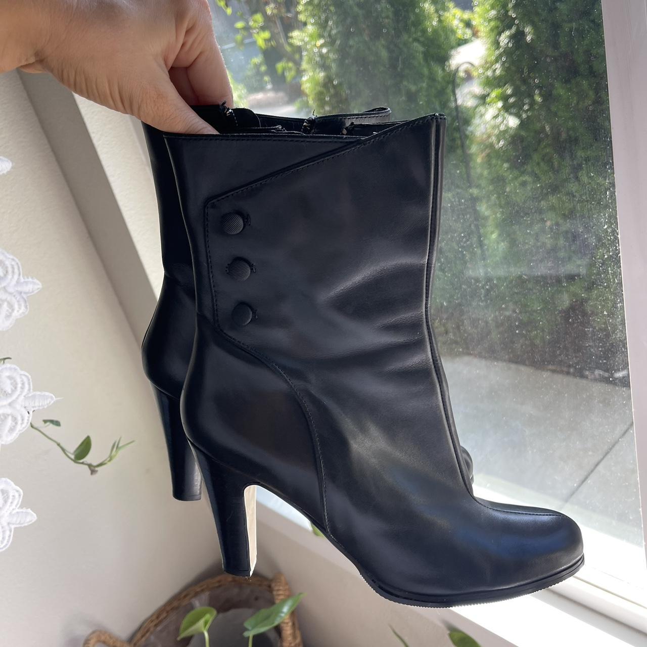 Leather Tahari boots great condition normal signs