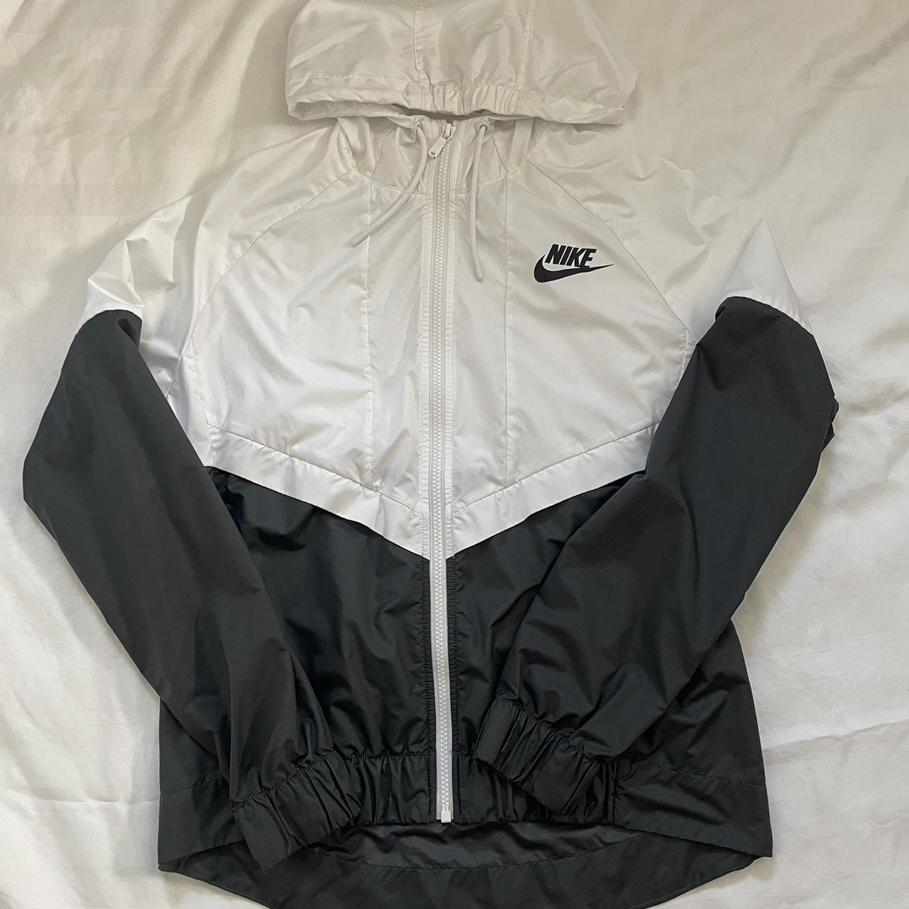 womens nike windbreaker jacket black and white