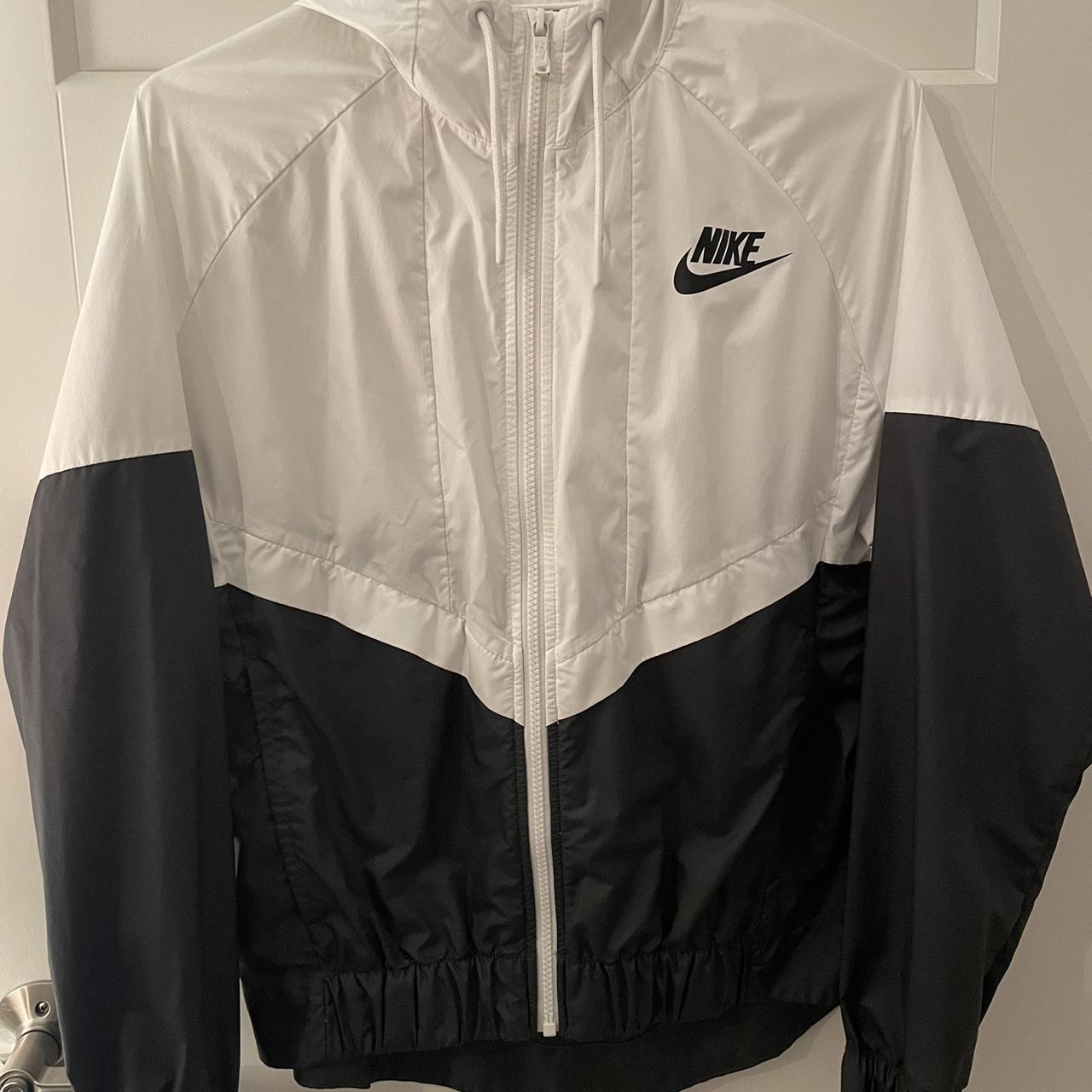 mens nike windbreaker black and white