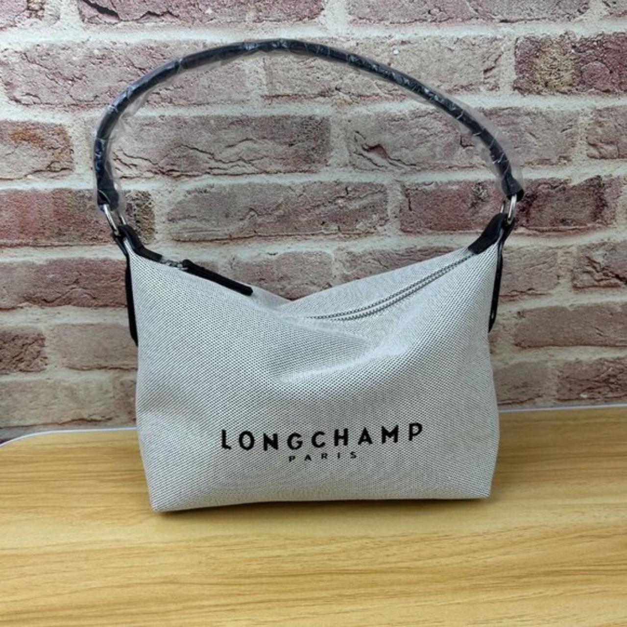 item listed by qeuyshop