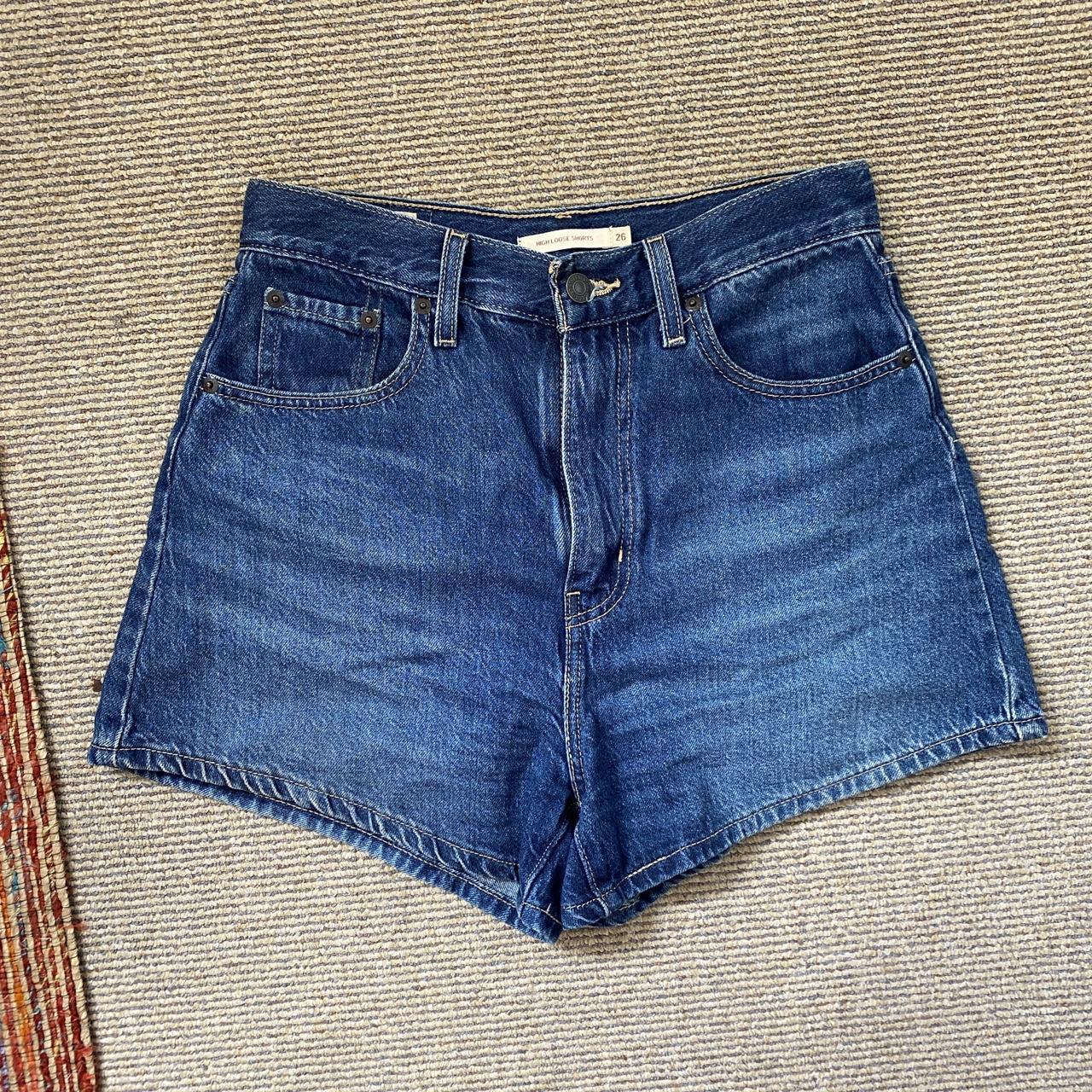 Levi’s denim shorts - size 26 - Depop