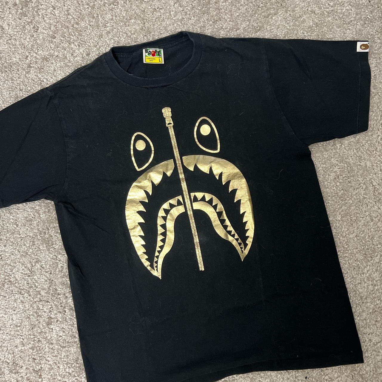 BAPE cotton t shirt Gold paint Very good