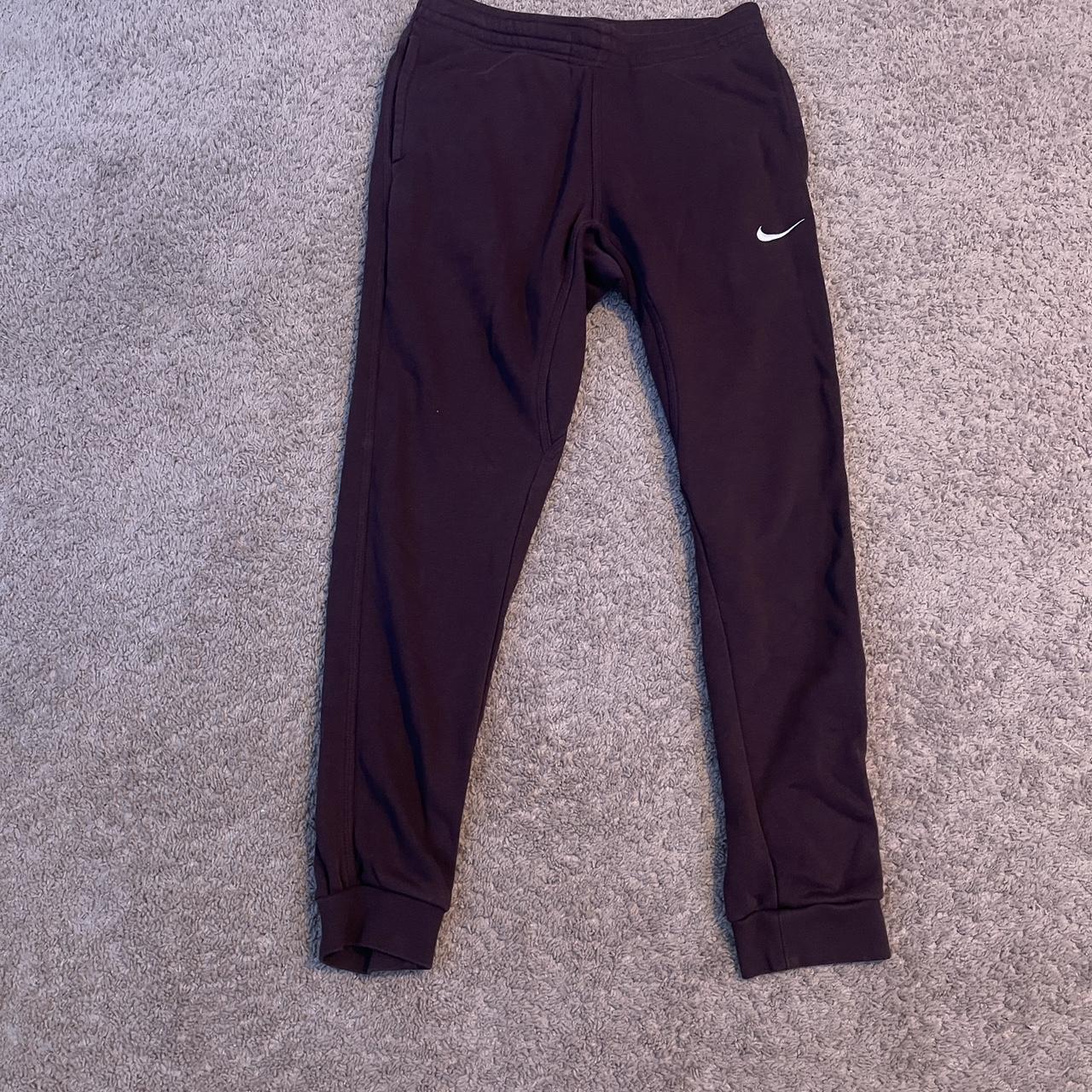mens nike sweatpants burgundy