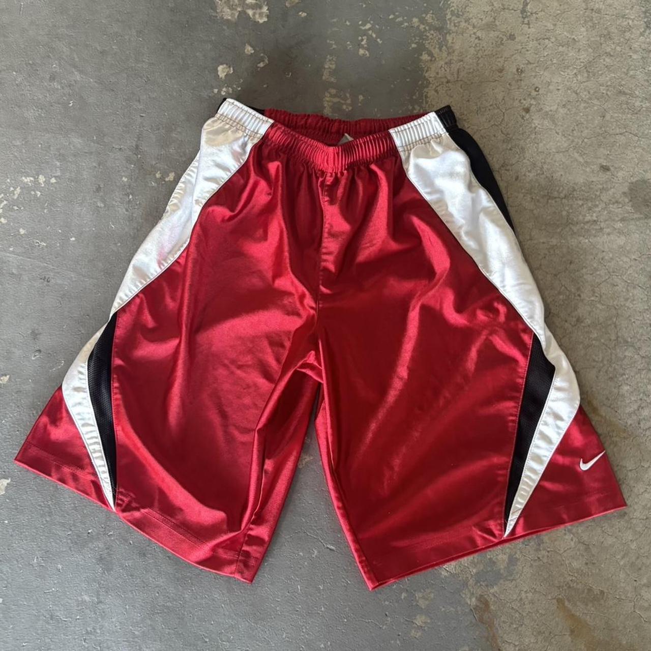 item listed by ryysvintage