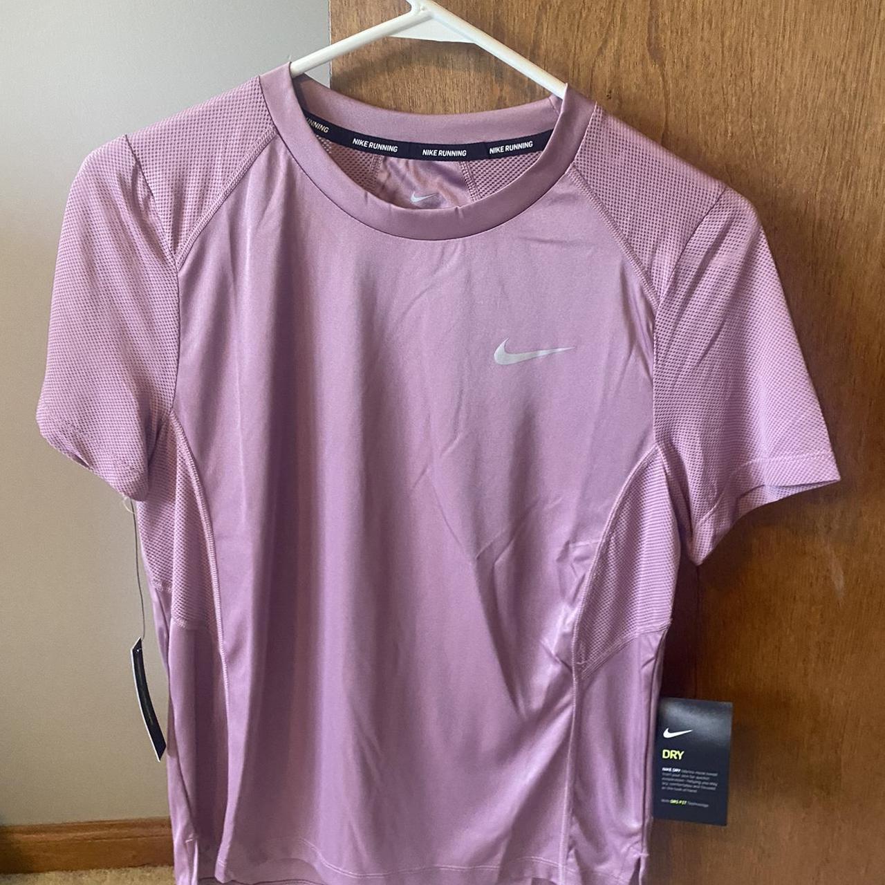 New with tags never worn lilac purple Nike t-shirt - Depop