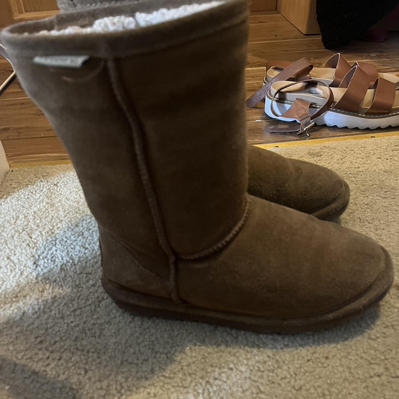 Very worn bear paw boots - Depop