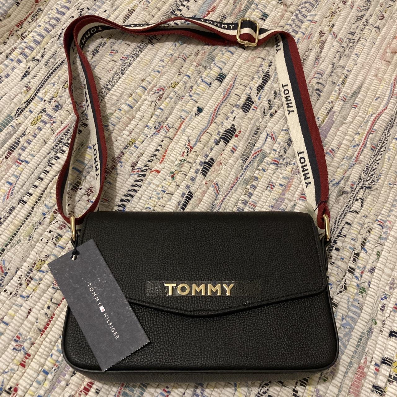 Tommy hilfiger crossbody online bag