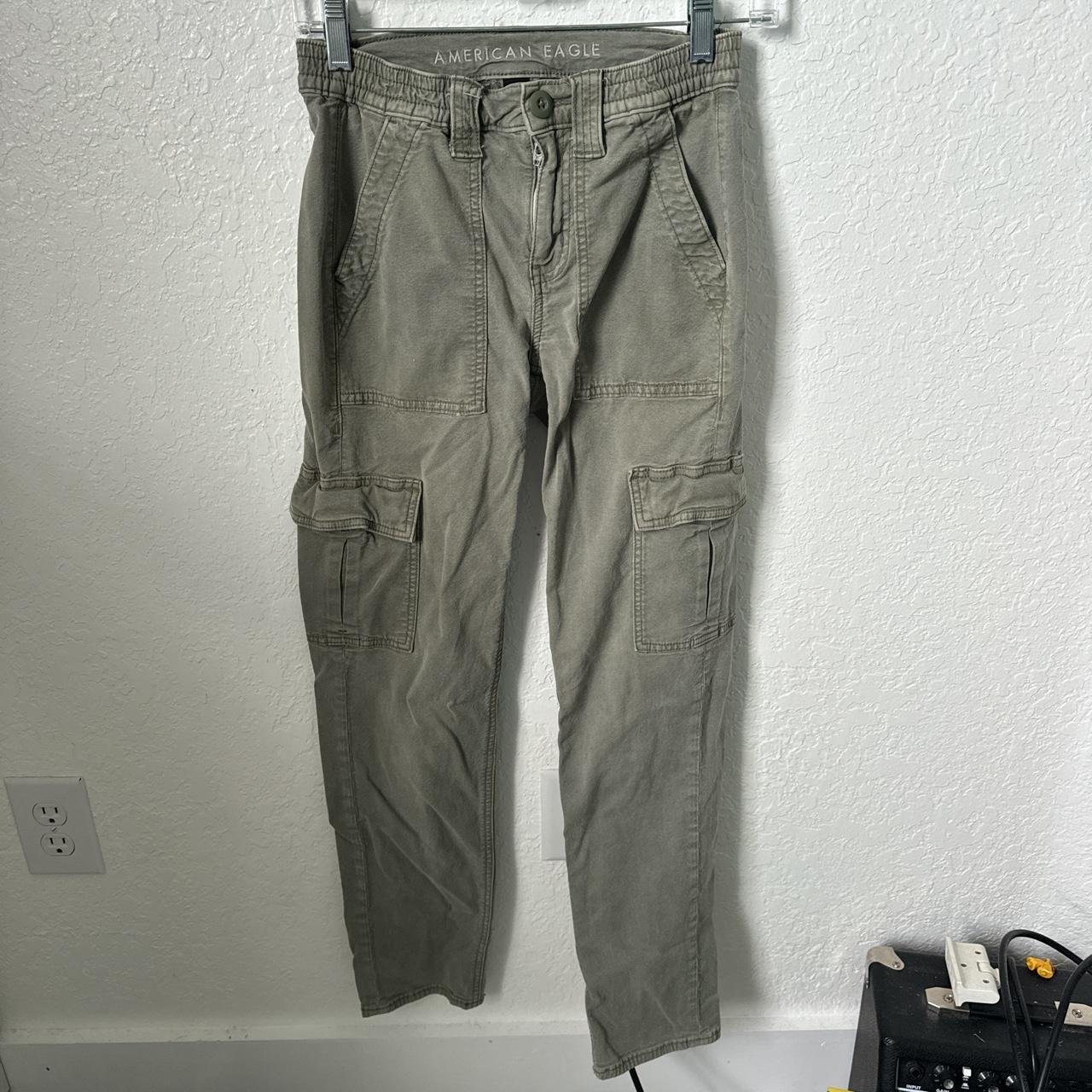 Olive green cargo on sale pants american eagle