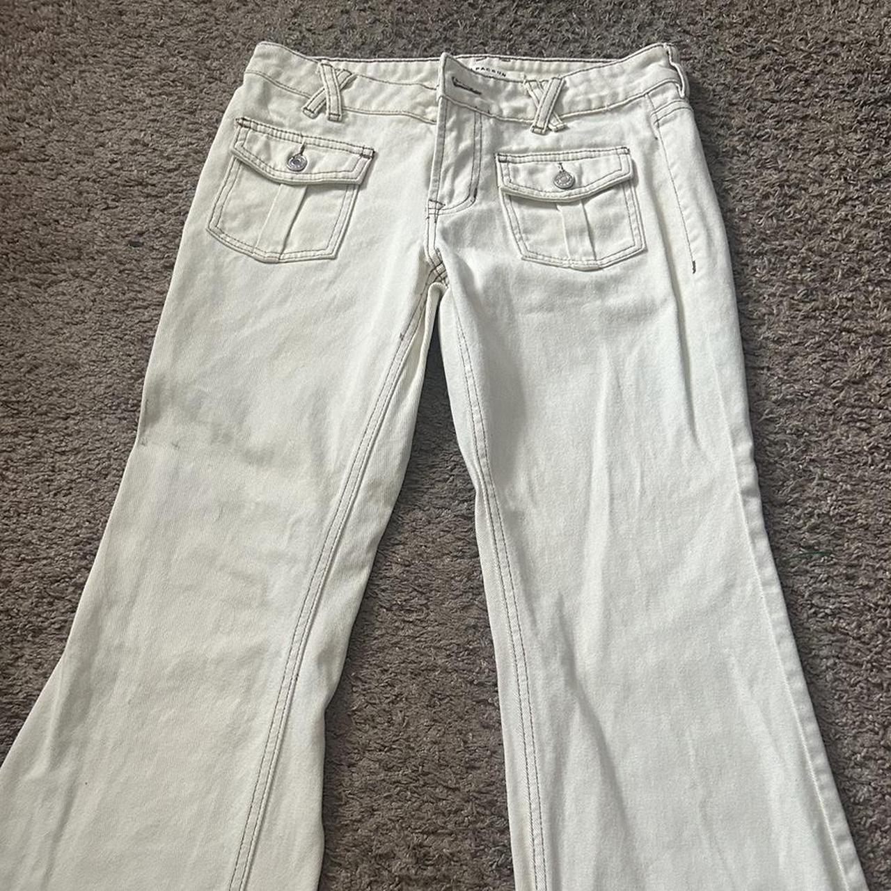Low rise white flared jeans - Depop
